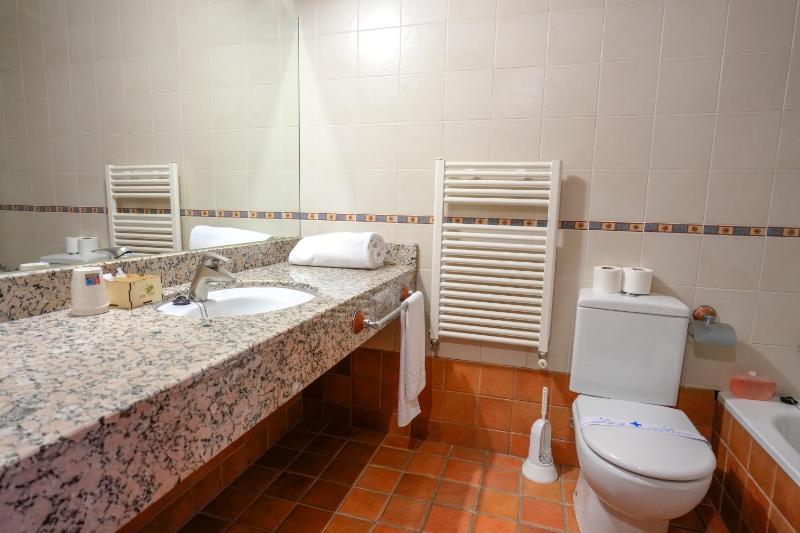 Double Room image 4