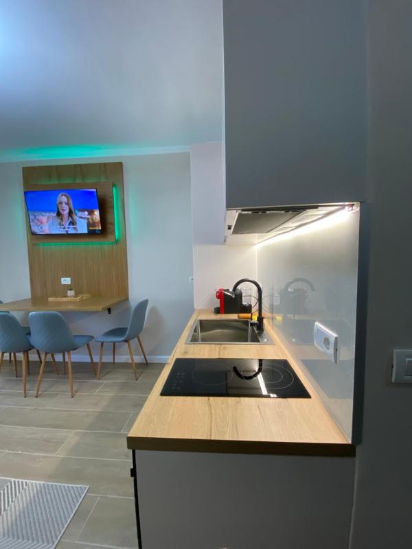 En's Beach Apartment (Two Steps From The Sea) Luxury Apartment in Mali i Robit GOLEM - image 10