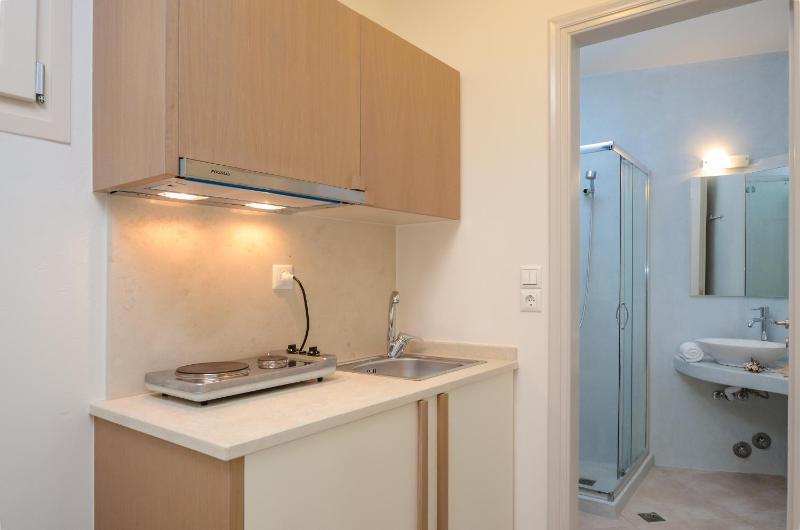 Apartment (4 Adults) image 2