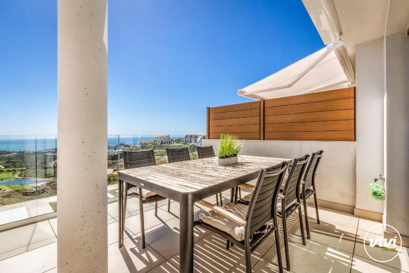 ViVi Homes - The Heights Pool Gym Sauna Terrace & Sea View - image 24