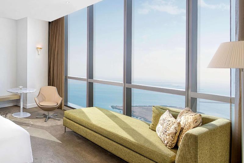 Deluxe King Room with Sea View image 3