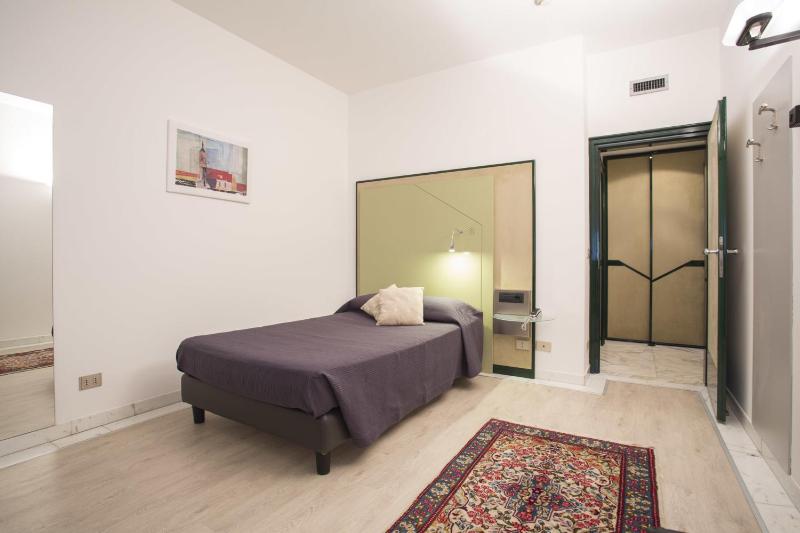 Standard Single Room image 4