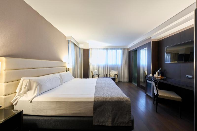 Superior Double Room image 3