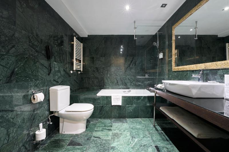 Triple Room image 3