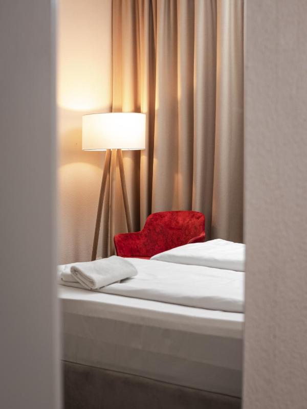Single Room image 3