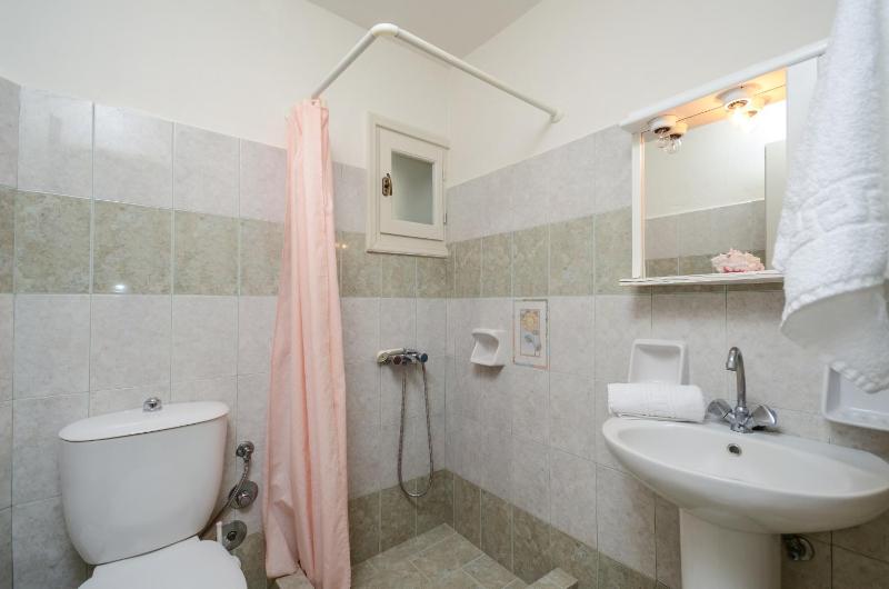 Apartment - Semi Basement image 3