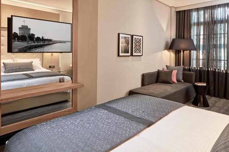Superior Suite image 3