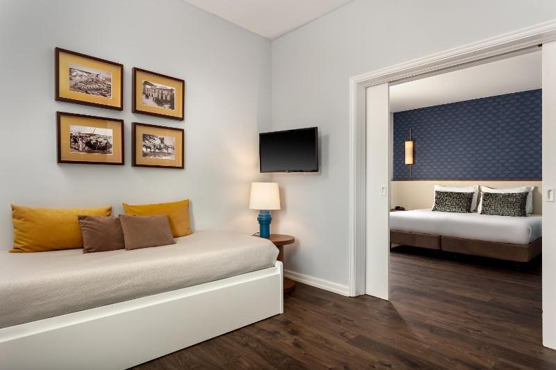 Standard Family Room image 1