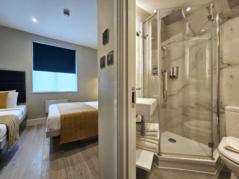 Triple Room image 3