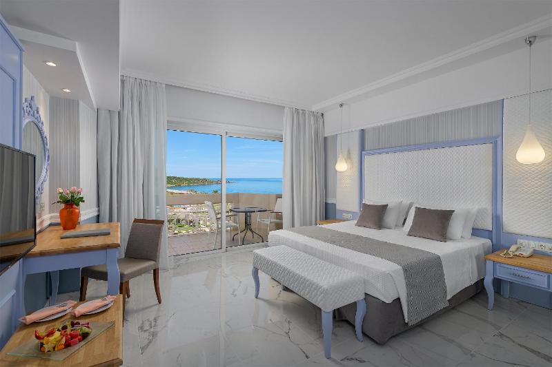 Junior Suite with Sea View image 1