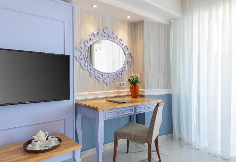 Junior Suite with Sea View image 3