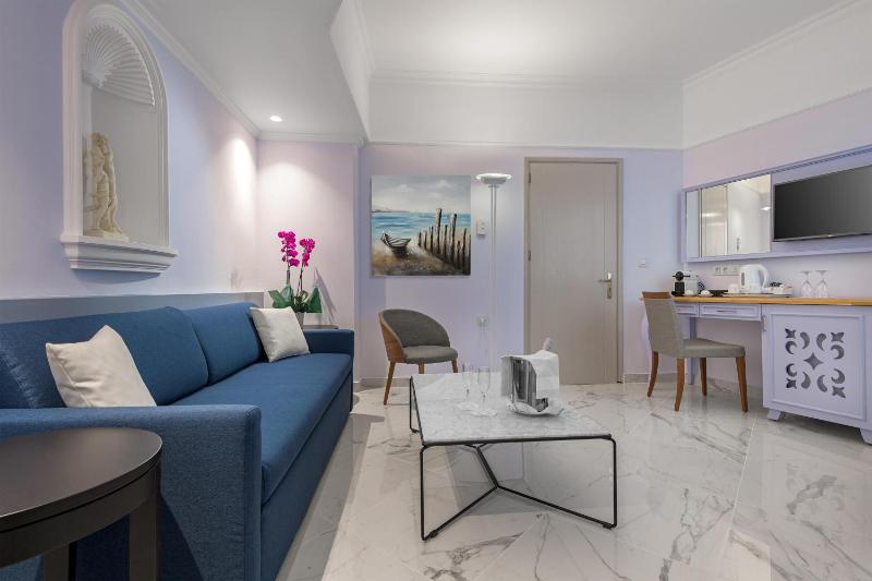 Junior Suite with Sea View image 4