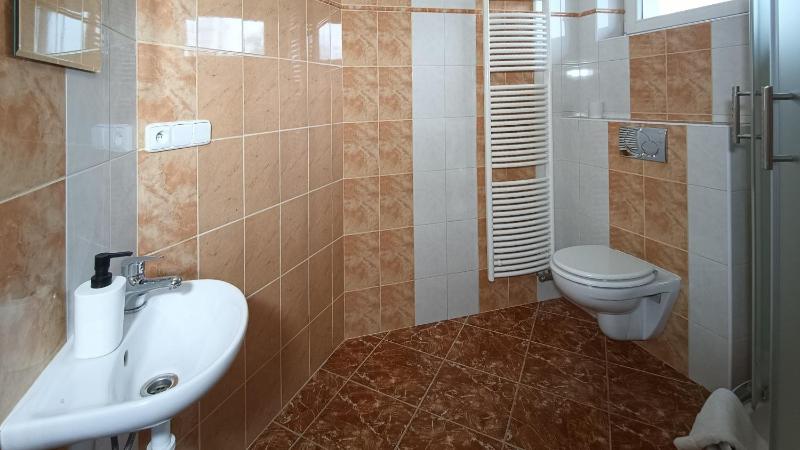 Double or Twin Room with Private Bathroom image 3