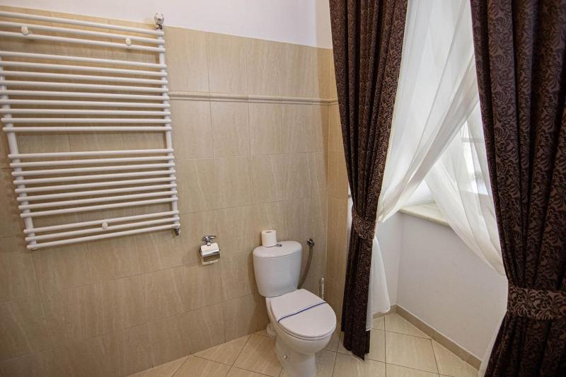 Standard Twin Room with Sofa image 2