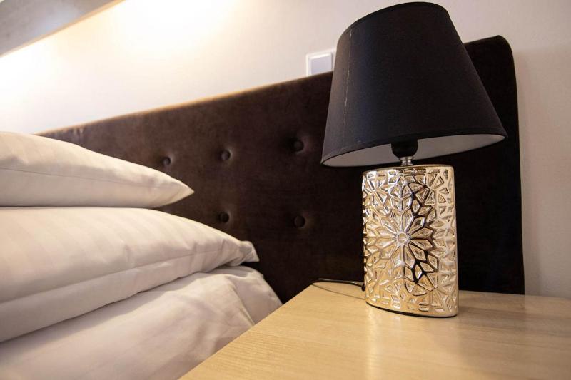 Standard Twin Room with Sofa image 4