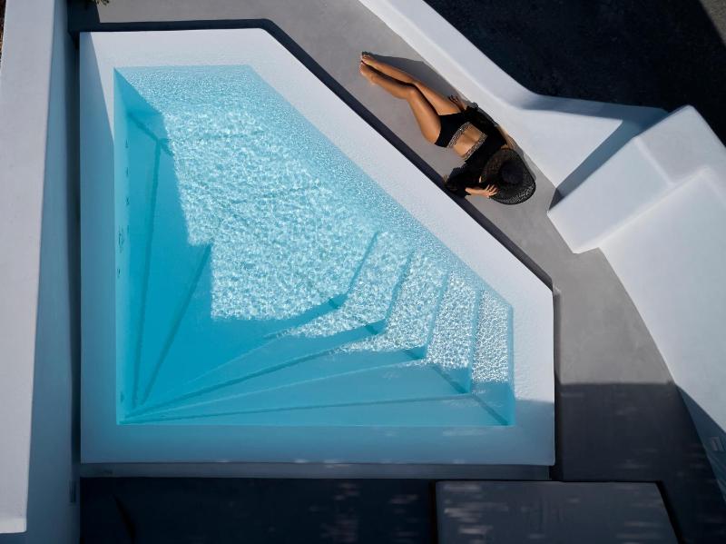 The Diamond Suite with Diamond Infinity Heated Private Pool image 1