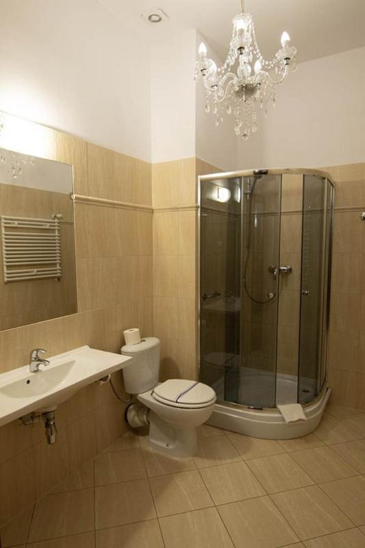 Triple Room with Private Bathroom image 2