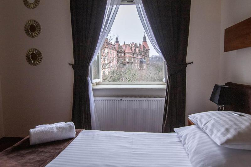 Double or Twin Room image 3