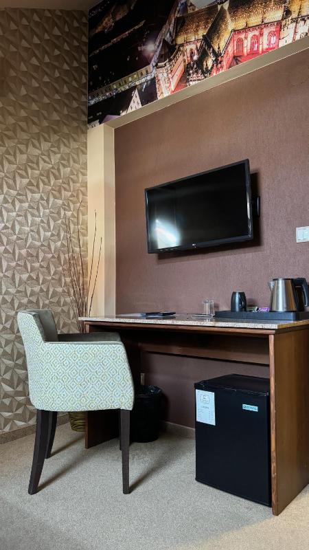 Economy Double Room image 4
