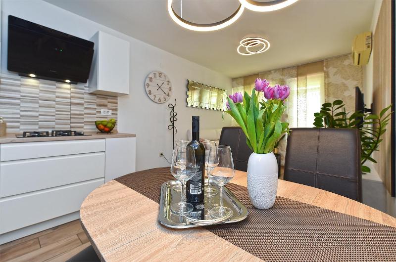 Apartment 2207 - image 13