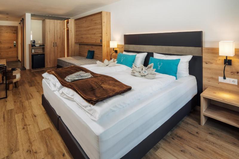 Double Room with Balcony image 1