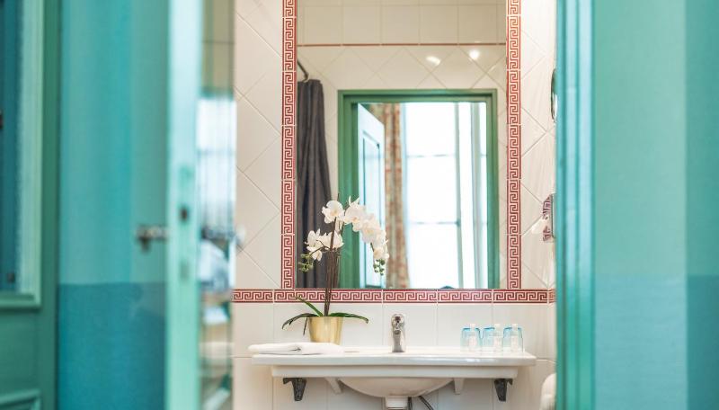 Deluxe Triple Room image 1