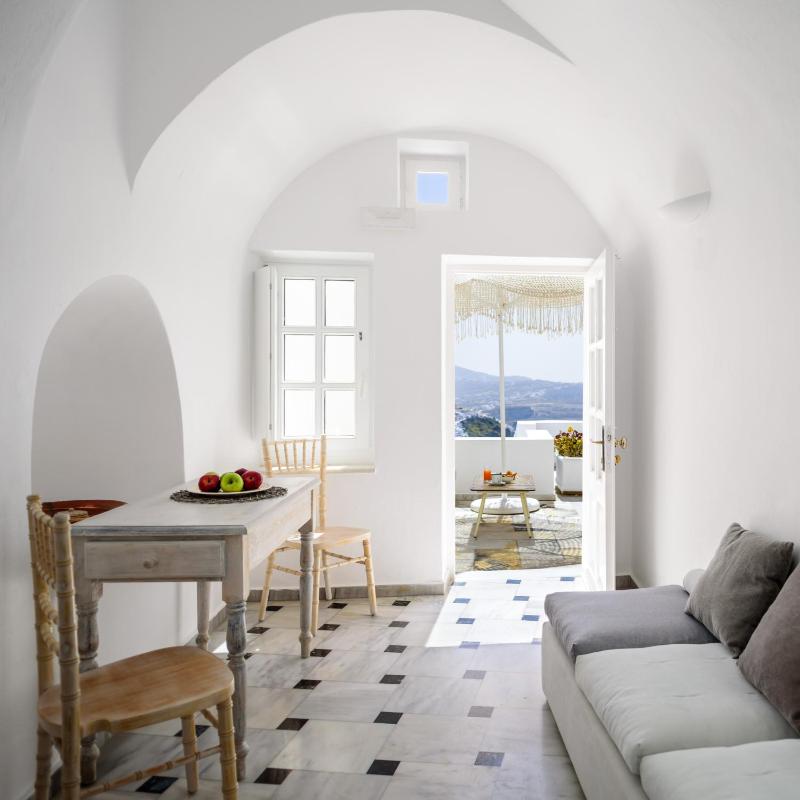 Studio with Sea View image 3