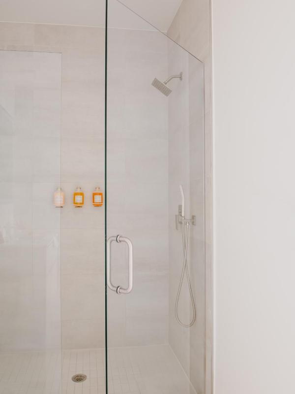 Two-Bedroom Spacious Apartment with Balcony image 4