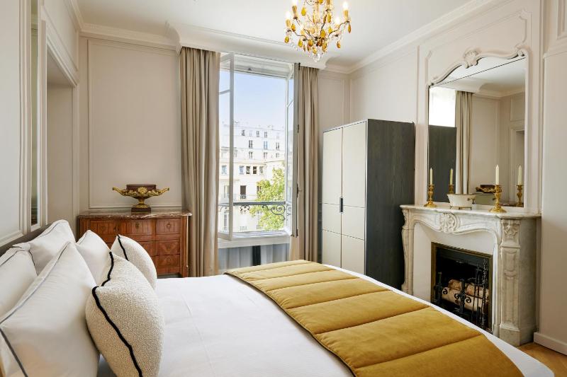 Signature Suite image 1
