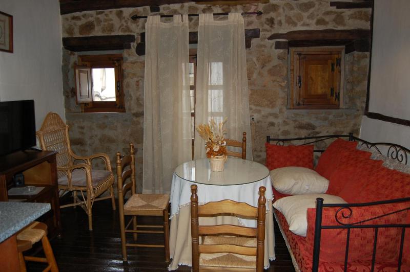 One-Bedroom Apartment (2-4 Adults)  image 2