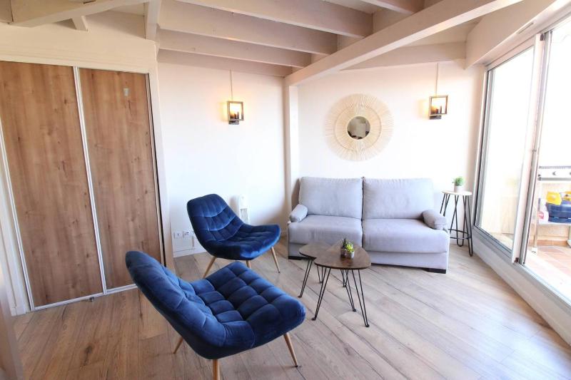 SUPERBE appartement T3 avec extérieur à 50m de la mer - image 9