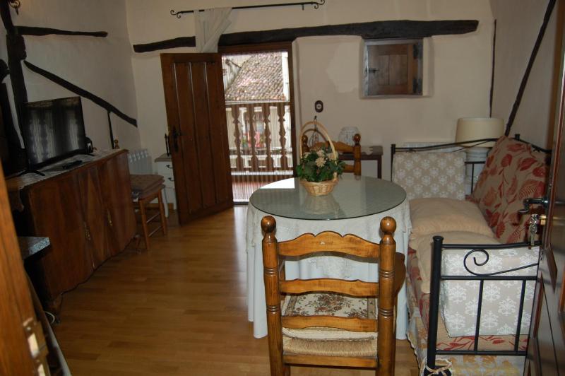 One-Bedroom Apartment (2 - 4 Adults) image 3