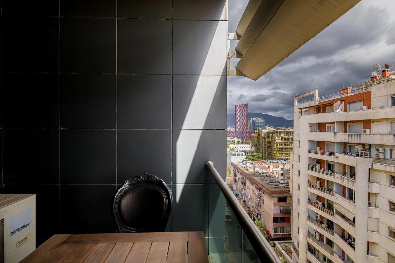 Deluxe Double Room with Balcony image 3