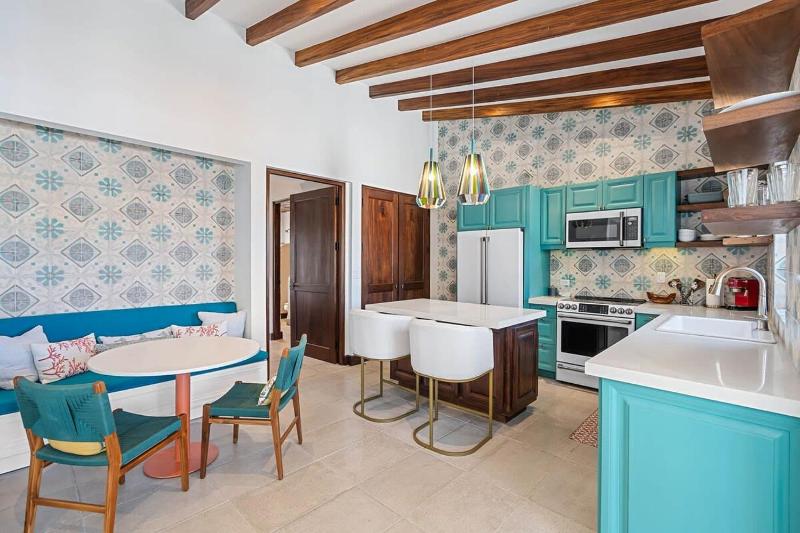 Trendy Condo with Stunning Ocean Views and Exclusive Beach Club Access in Las Catalinas - image 12