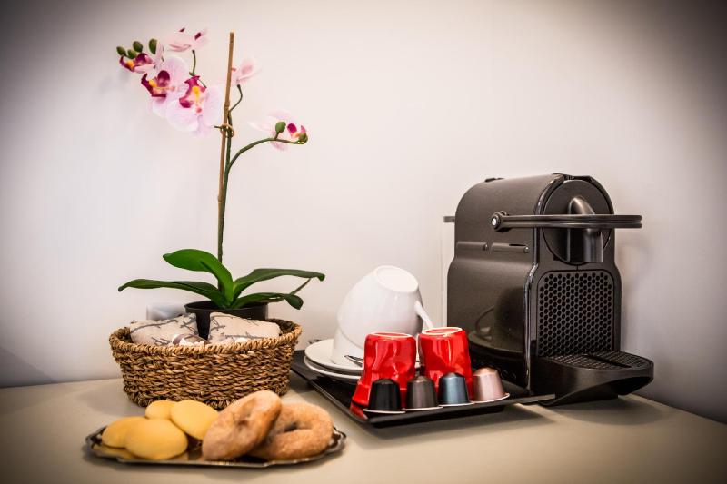 Double Room with Balcony (2 Adults + 1 Child) image 4