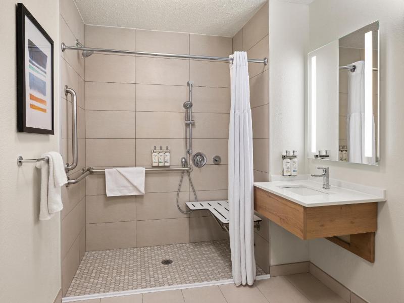 Queen Suite - Disability Access/Non-Smoking image 1
