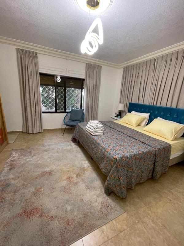 Beautiful & Cozy Newly remodeled 2 Bedroom - image 8