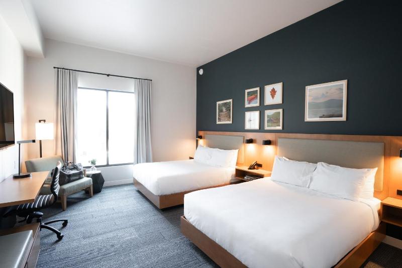 Queen Room image 1