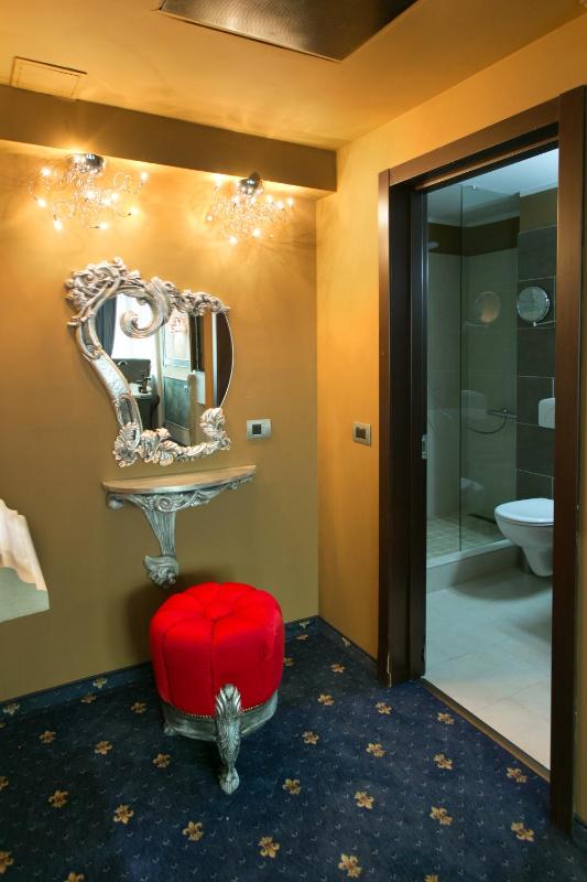 Superior Apartment image 2