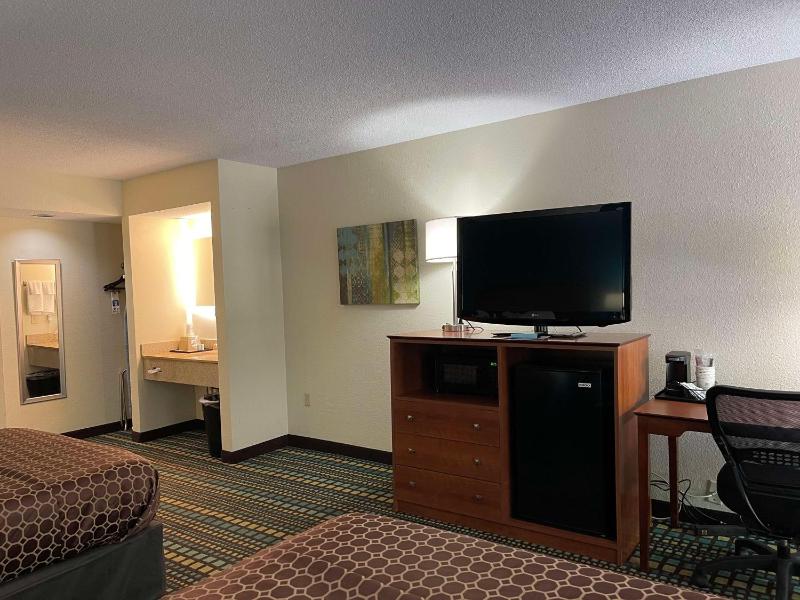 Double Room with Two Double Beds - Smoking image 4