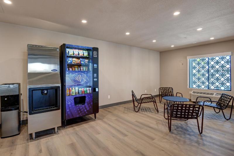 The Dunes Hotel (Palm Springs) - image 11