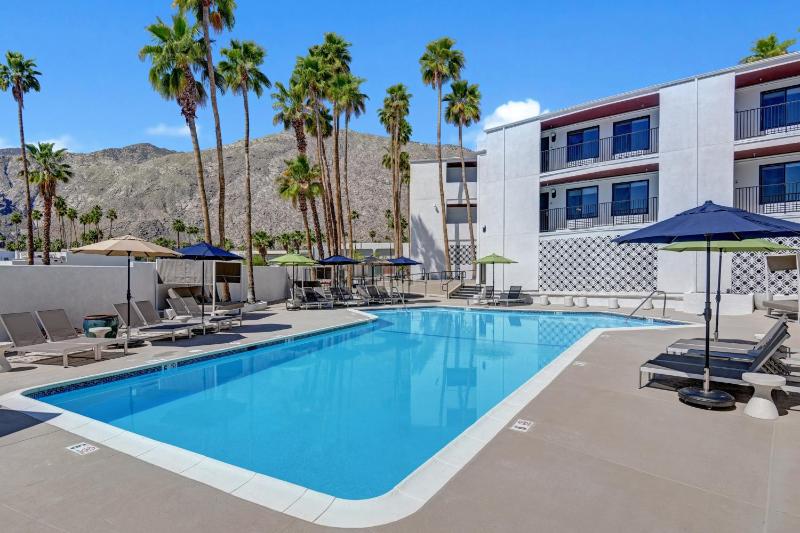 The Dunes Hotel (Palm Springs) - image 28
