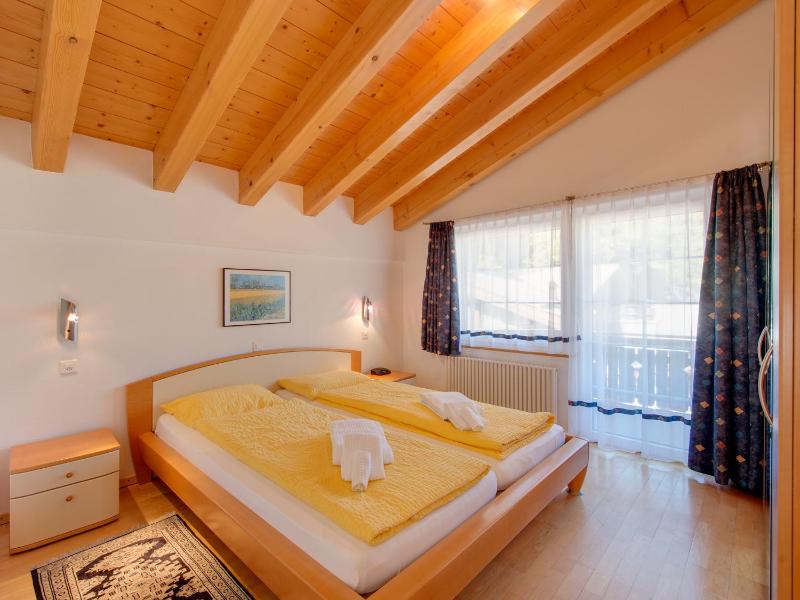 One-Bedroom Apartment image 2