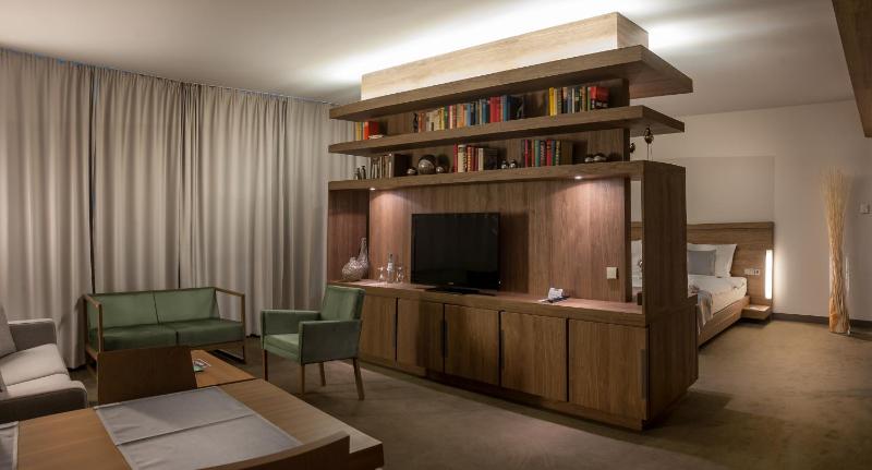 Junior Suite image 2