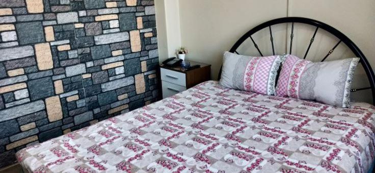 Large Single Room image 1