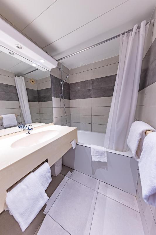 Superior Double Room image 3