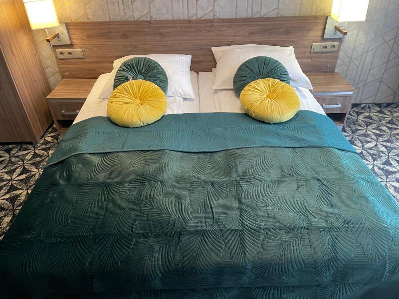 Double or Twin Room image 3