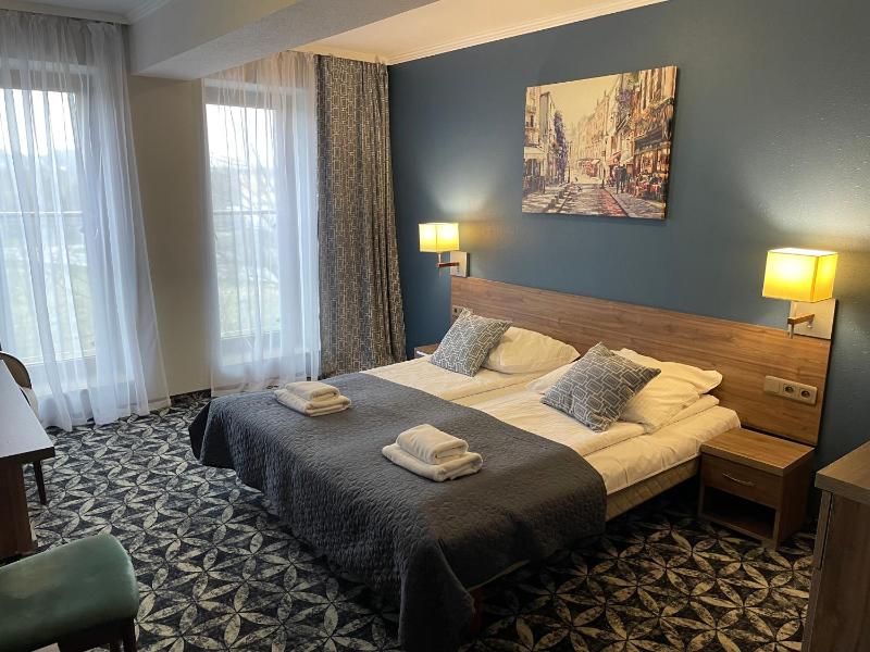 Double or Twin Room image 2