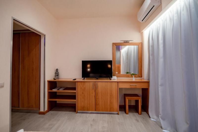 Deluxe Double Room image 4