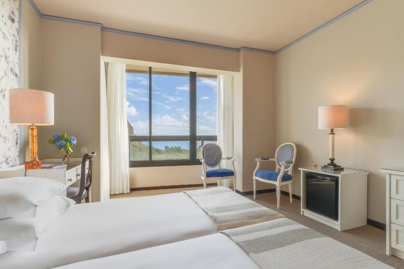Double Room with Garden View image 4